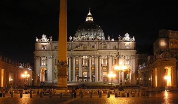 http://www.theroamingboomers.com/wp-content/uploads/2011/04/St.-Peters-Basilica-Rome-e1303136795164.jpg