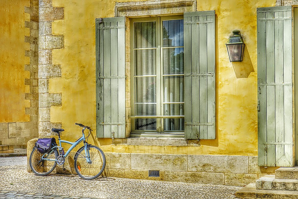 Bicycle in  Bordeaux France_